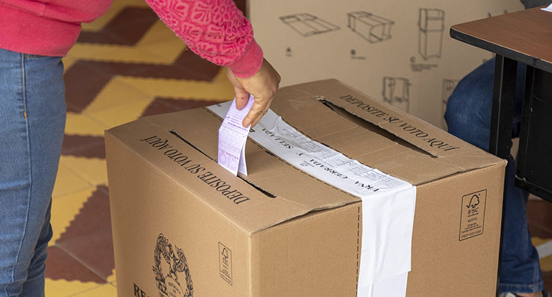 Campanas presidenciales acreditan auditores para los software de preconteo y escrutinio