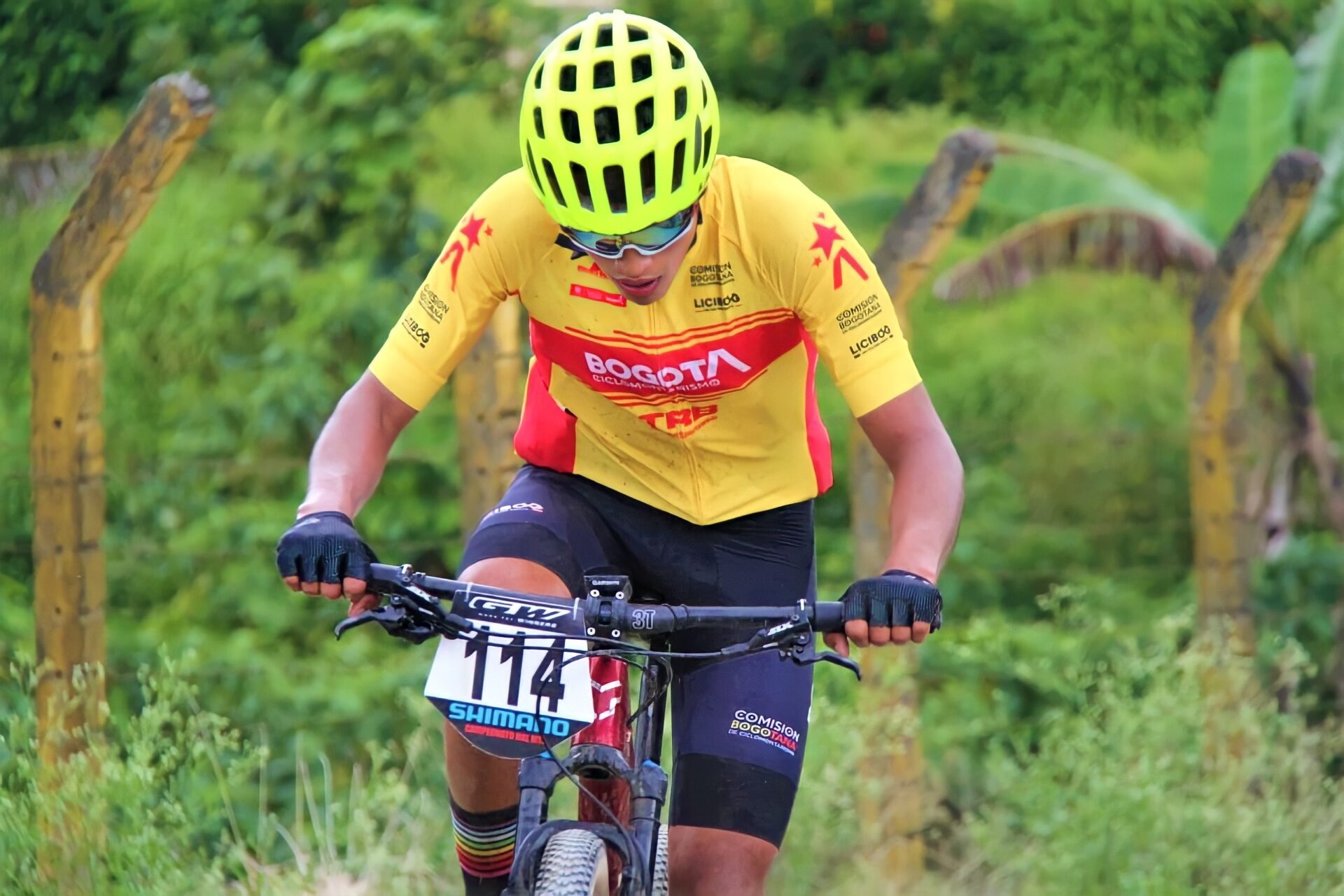 Hola soy Oscar Ivan Martinez tengo 19 anos y soy el Campeon Nacional de Ciclomontanismo