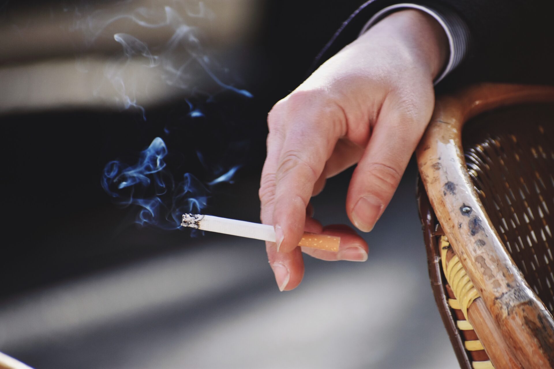 cigarette in paris 2022 08 01 03 05 48 utc