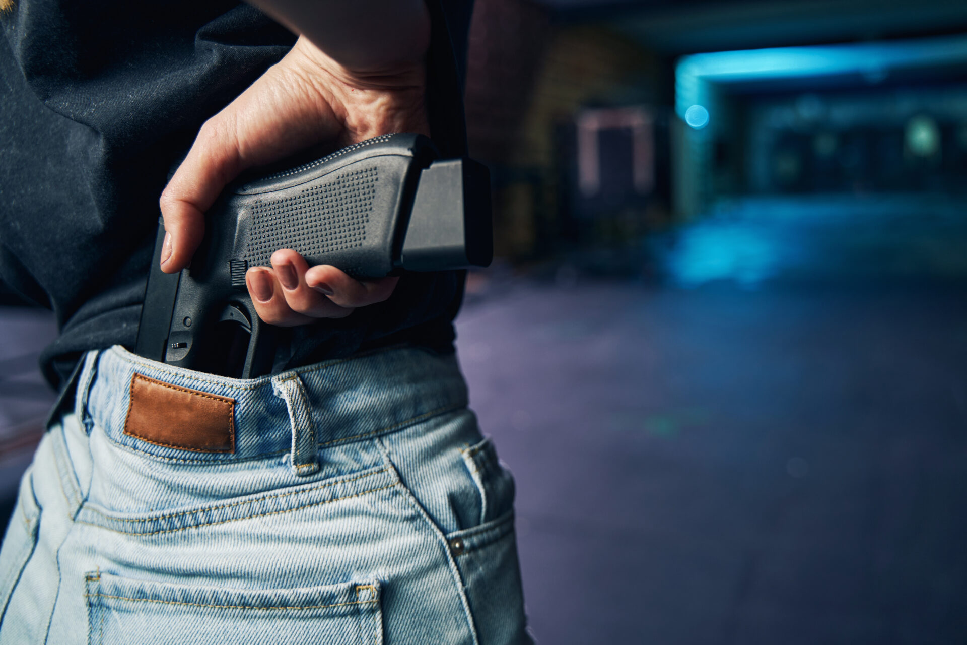 experienced policewoman hiding her firearm in her 2021 09 04 14 28 29 utc