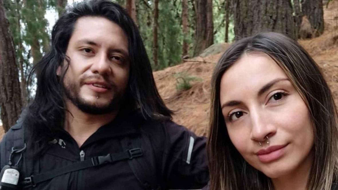 pareja hacha violencia