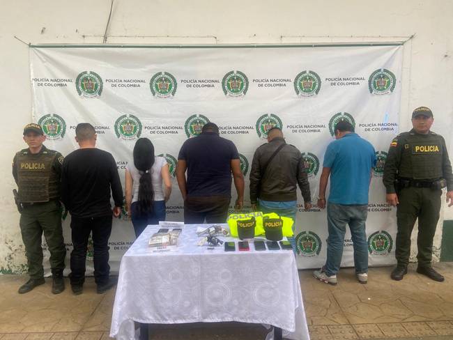 Capturados cinco sujetos que se hacian pasar por policias para robar fincas en Cundinamarca