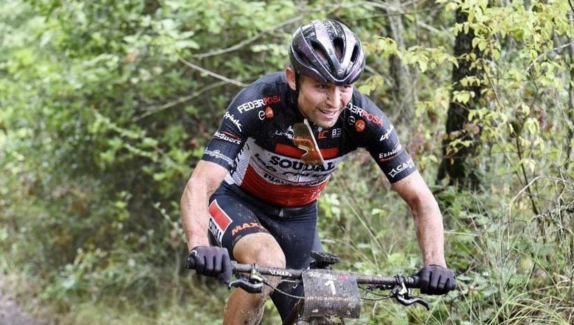 el ciclista colombiano que dejo todo en la temporada y termino segundo en la Castrol Legend Cup 1