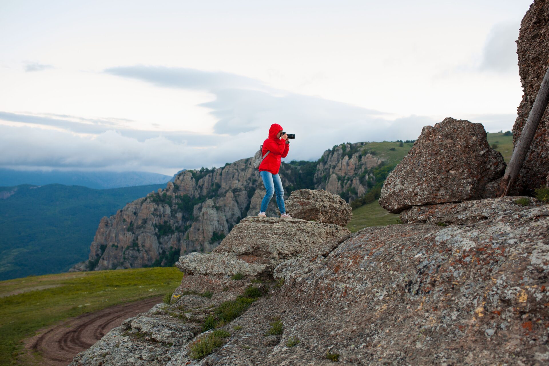 photographer in the mountains 2022 10 31 07 43 17 utc