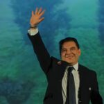 El gobernador Nicolas Garcia es el ganador del premio Superacion de la Pobreza