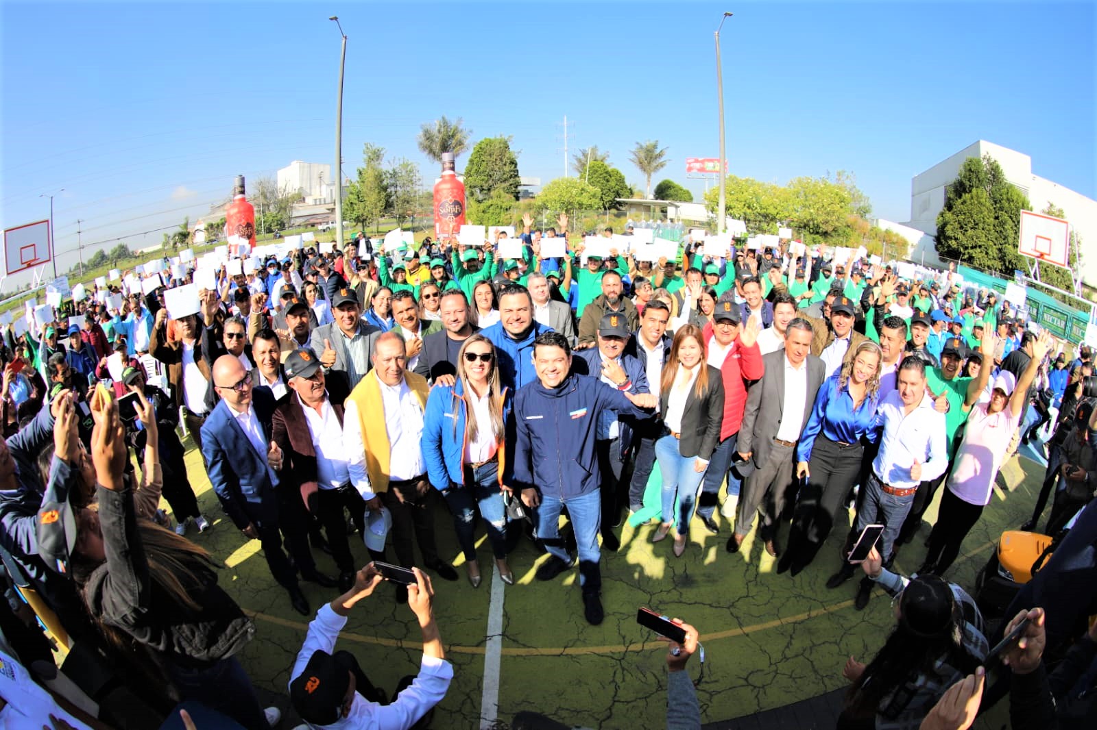 Equipos e insumos para manejo de residuos solidos en 24 municipios por cerca de 1.000 millones