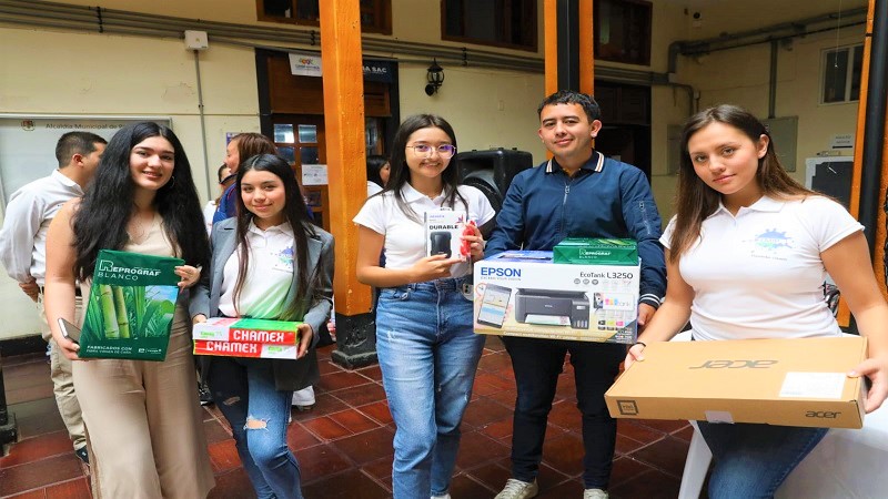 Consejos de Juventud de los 116 municipios cuentan con kit tecnologico