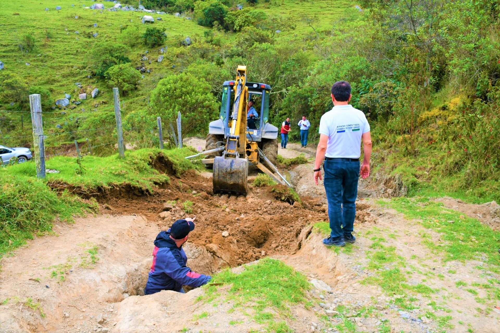 Inician algunas obras para mejorar la movilidad en la vereda Canada de Pacho 1
