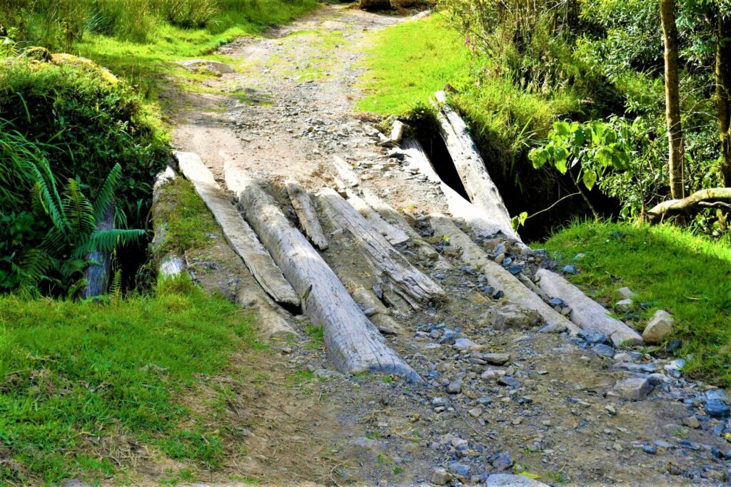Inician algunas obras para mejorar la movilidad en la vereda Canada de Pacho 2