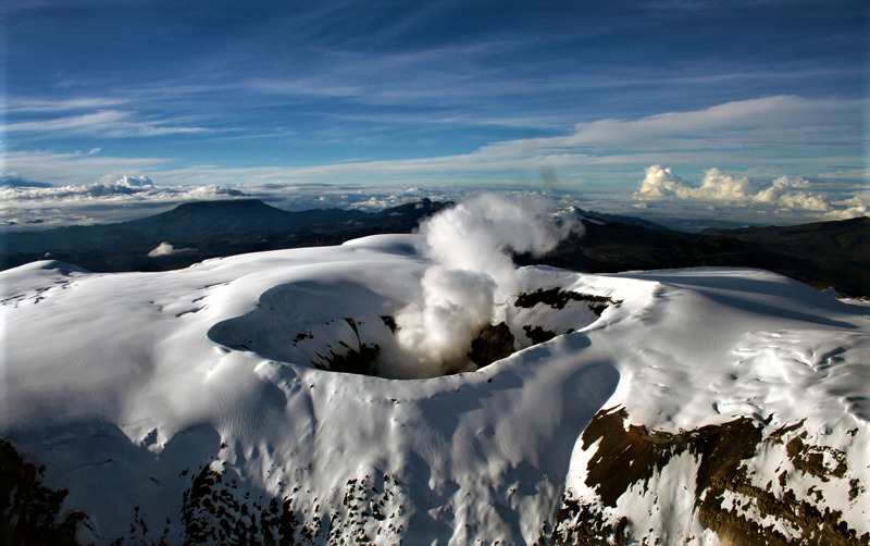 Volcan Nevado del Ruiz Su nivel de actividad cambia de amarillo a naranja