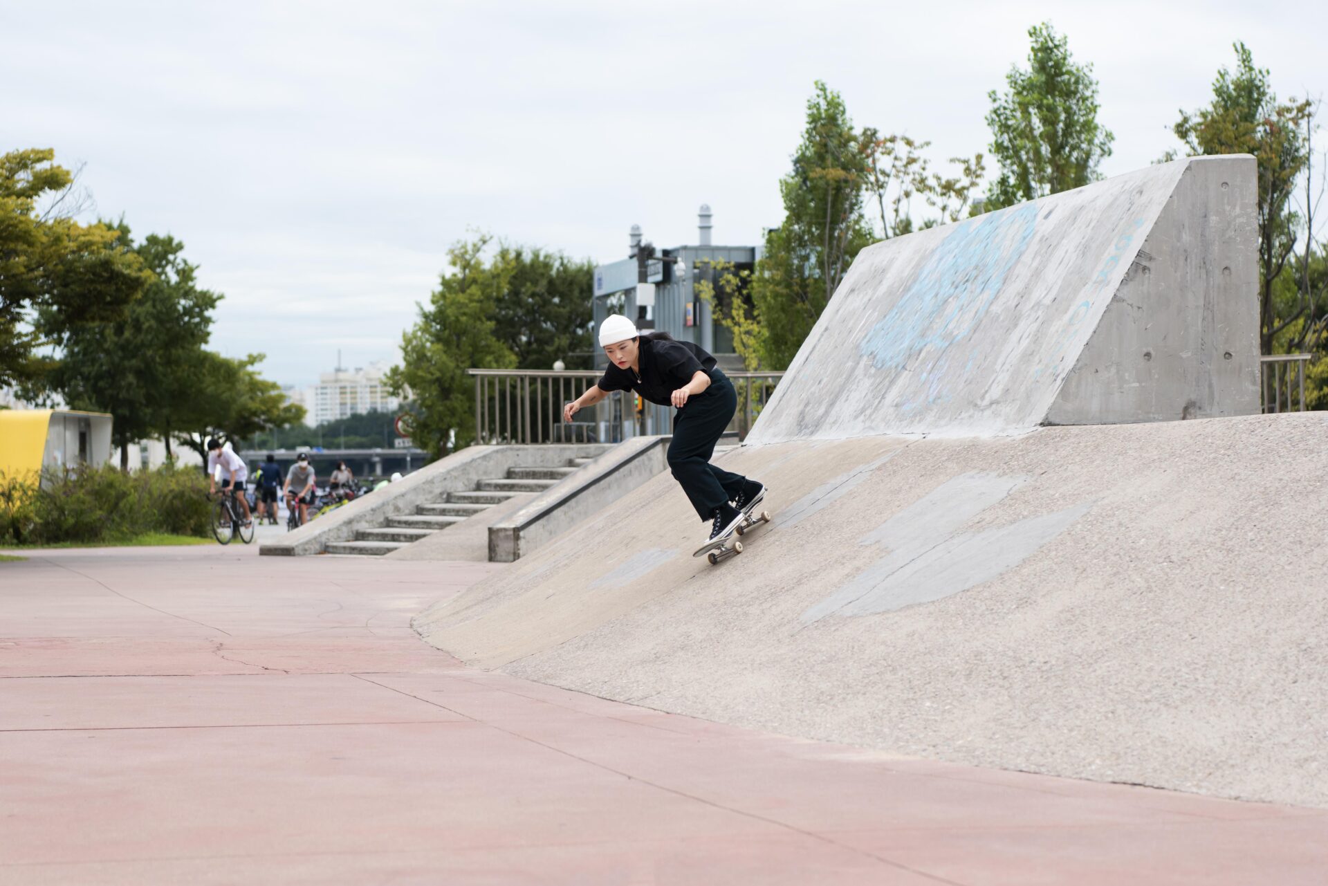 mujer formacion parque patinaje