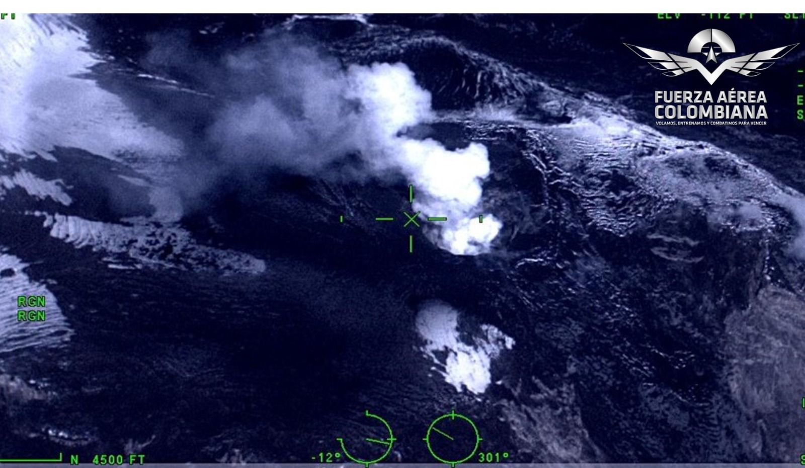 Fuerza Aerea Colombiana capta imagenes del volcan Nevado del Ruiz a 30000 pies de altura