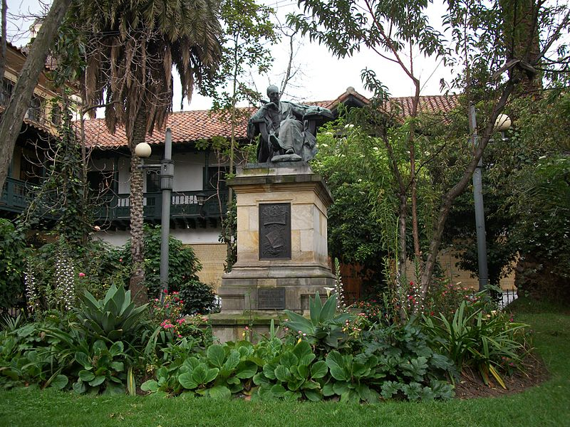 monumento rufino jose cuervo