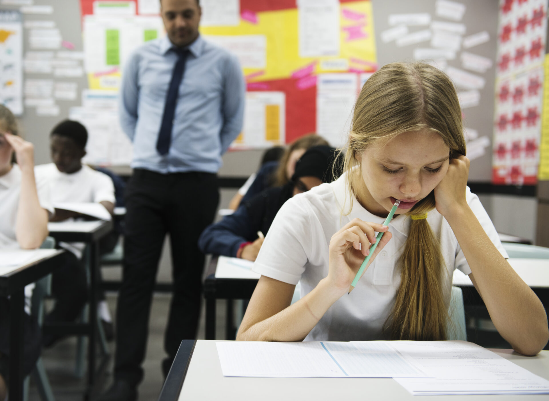 students doing the exam in classroom 2022 12 16 00 52 44 utc