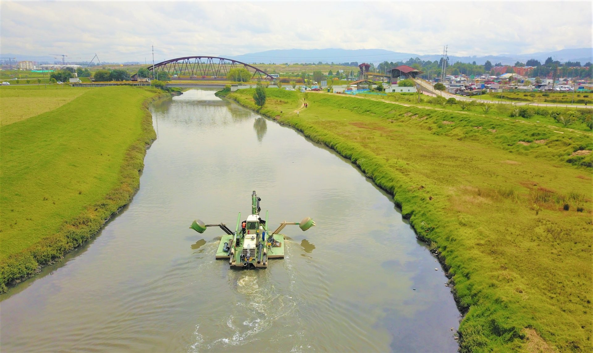 Autoridades y concejales del Distrito debaten acciones urgentes para recuperar el Rio Bogota