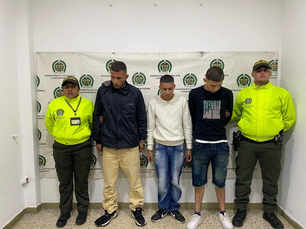 Capturados por robo a pasajeros en autobus intermunicipal y trafico de armas en Zipaquira