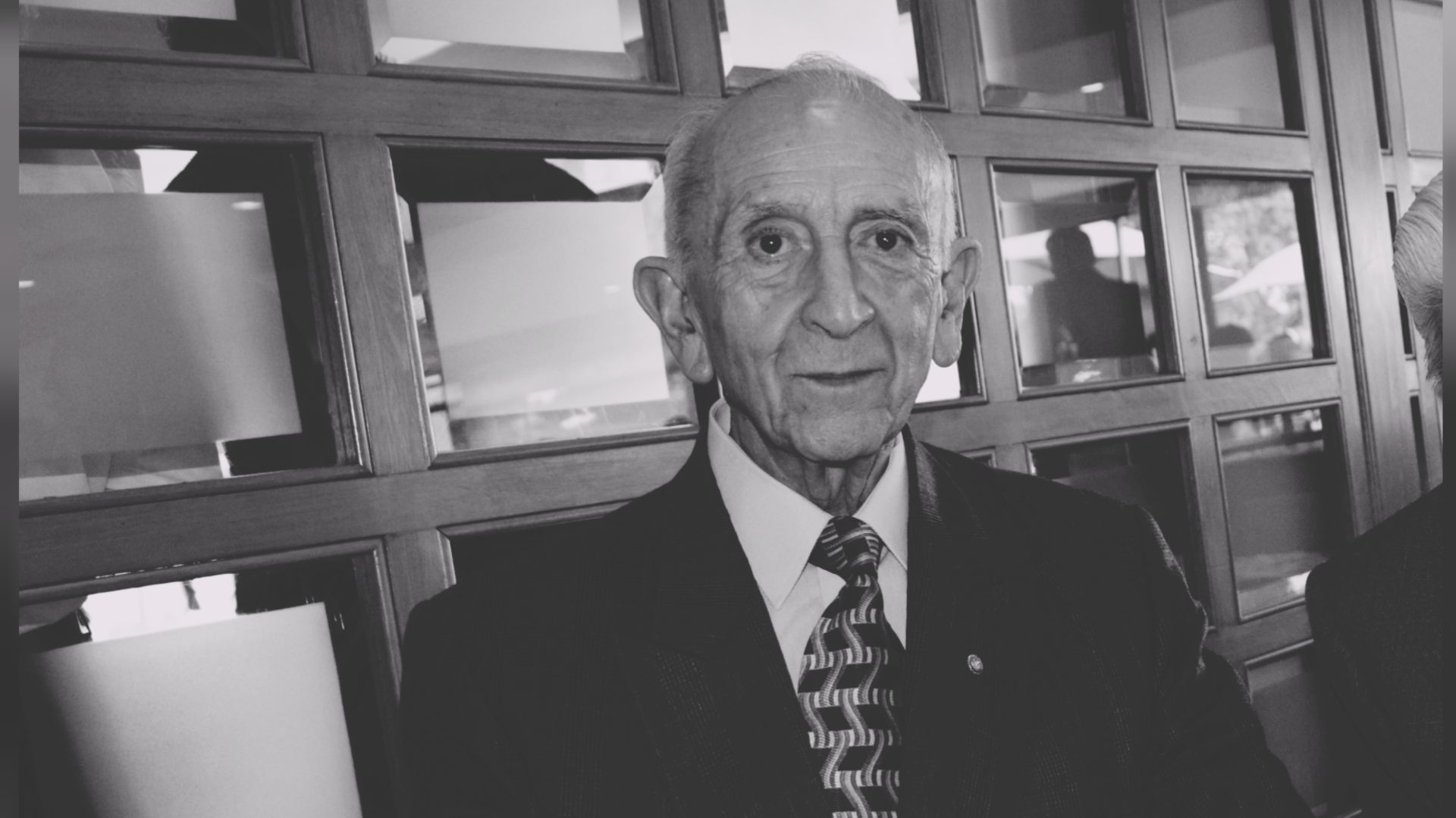 Extrategia Medios lamenta profundamente el fallecimiento del Doctor Manuel Navarrete Suarez