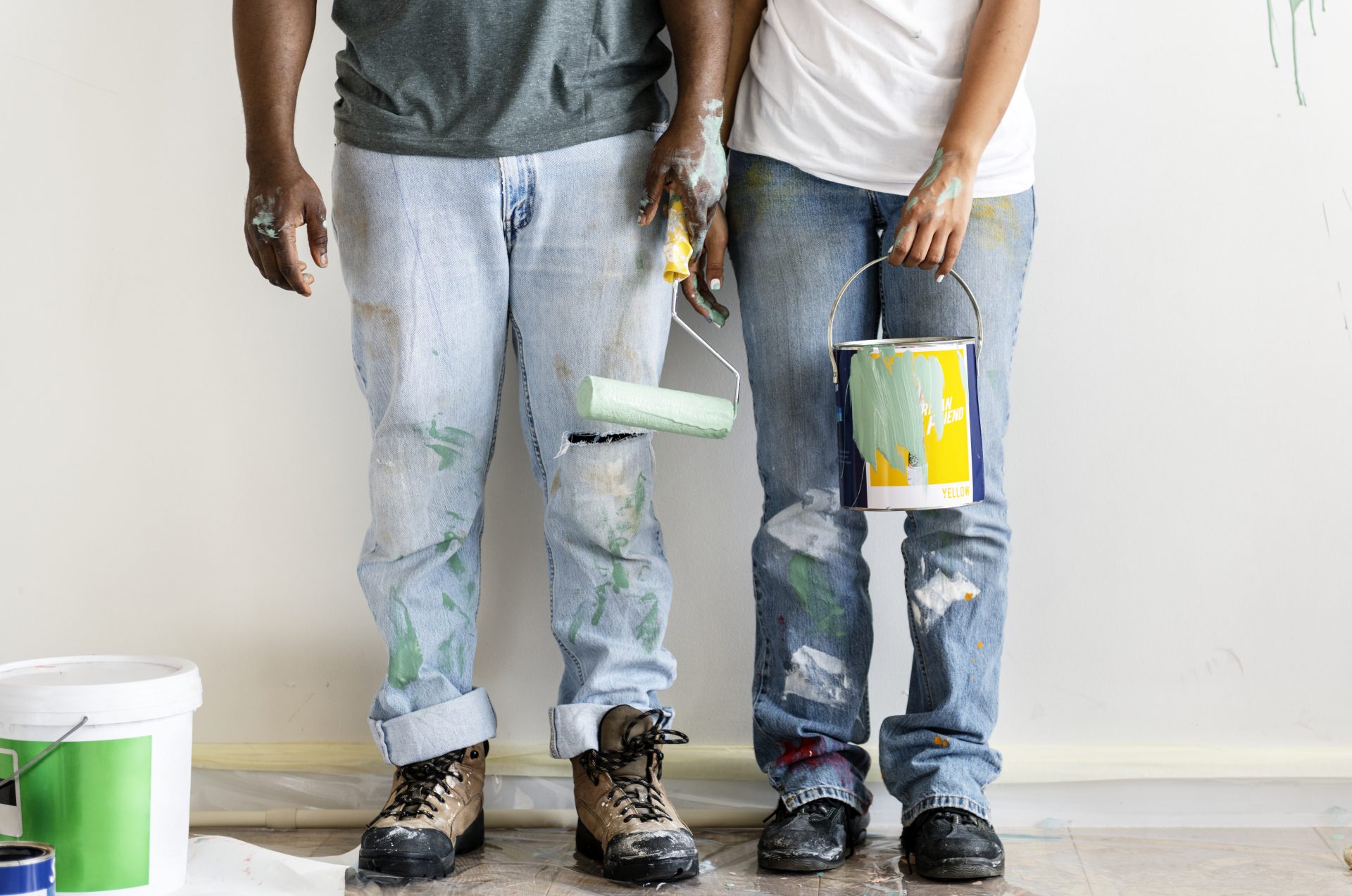 couple painting house wall 2022 12 16 01 26 23 utc