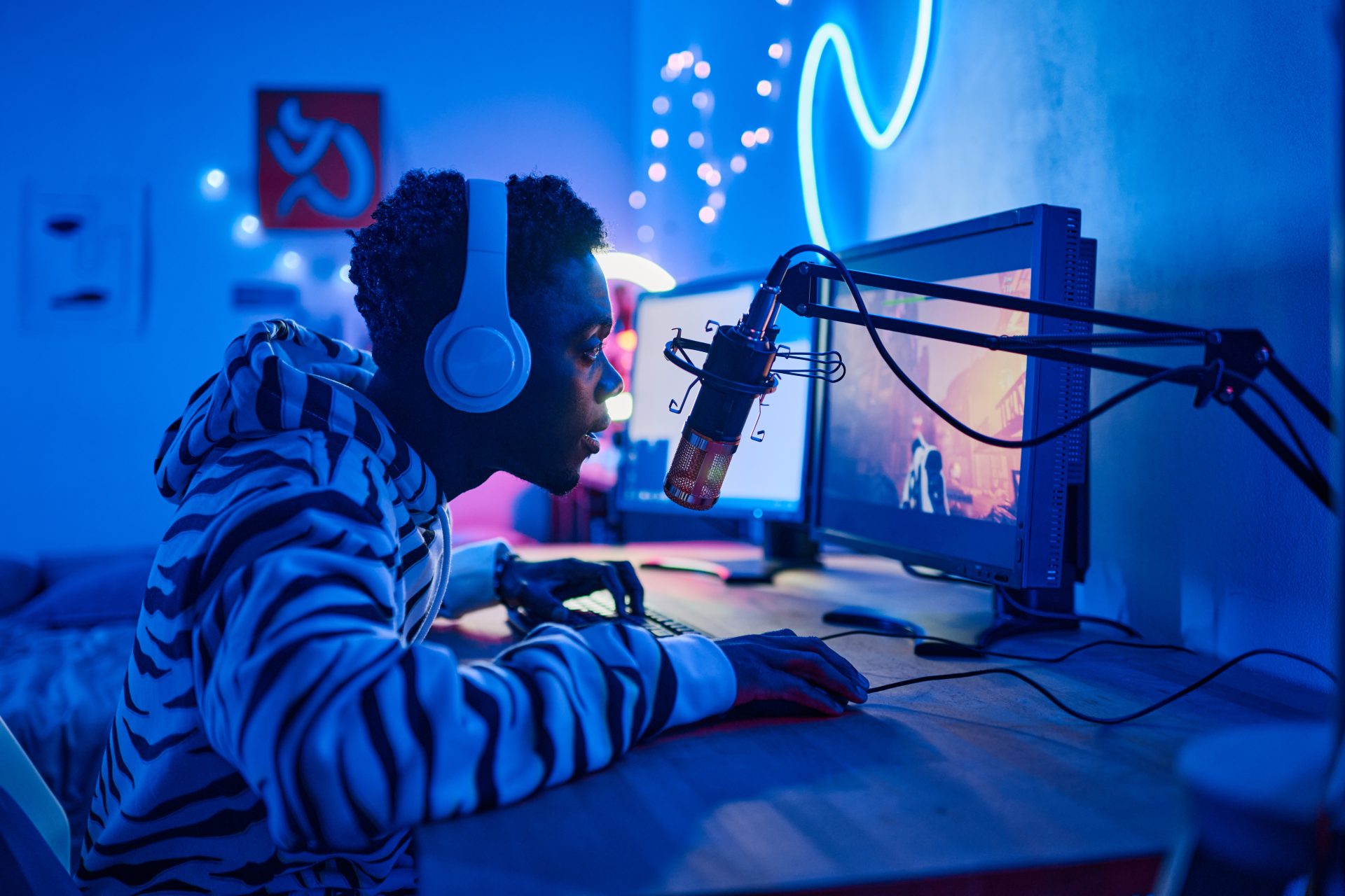 young streamer playing online video game 2022 07 27 00 21 53 utc