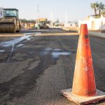 cerca cono trafico naranja espacio copia carretera