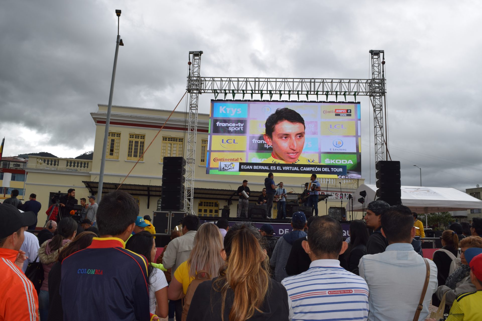 Un dia como hoy El 28 de julio de 2019 Egan Bernal se convirtio en el Campeon del Tour de Francia