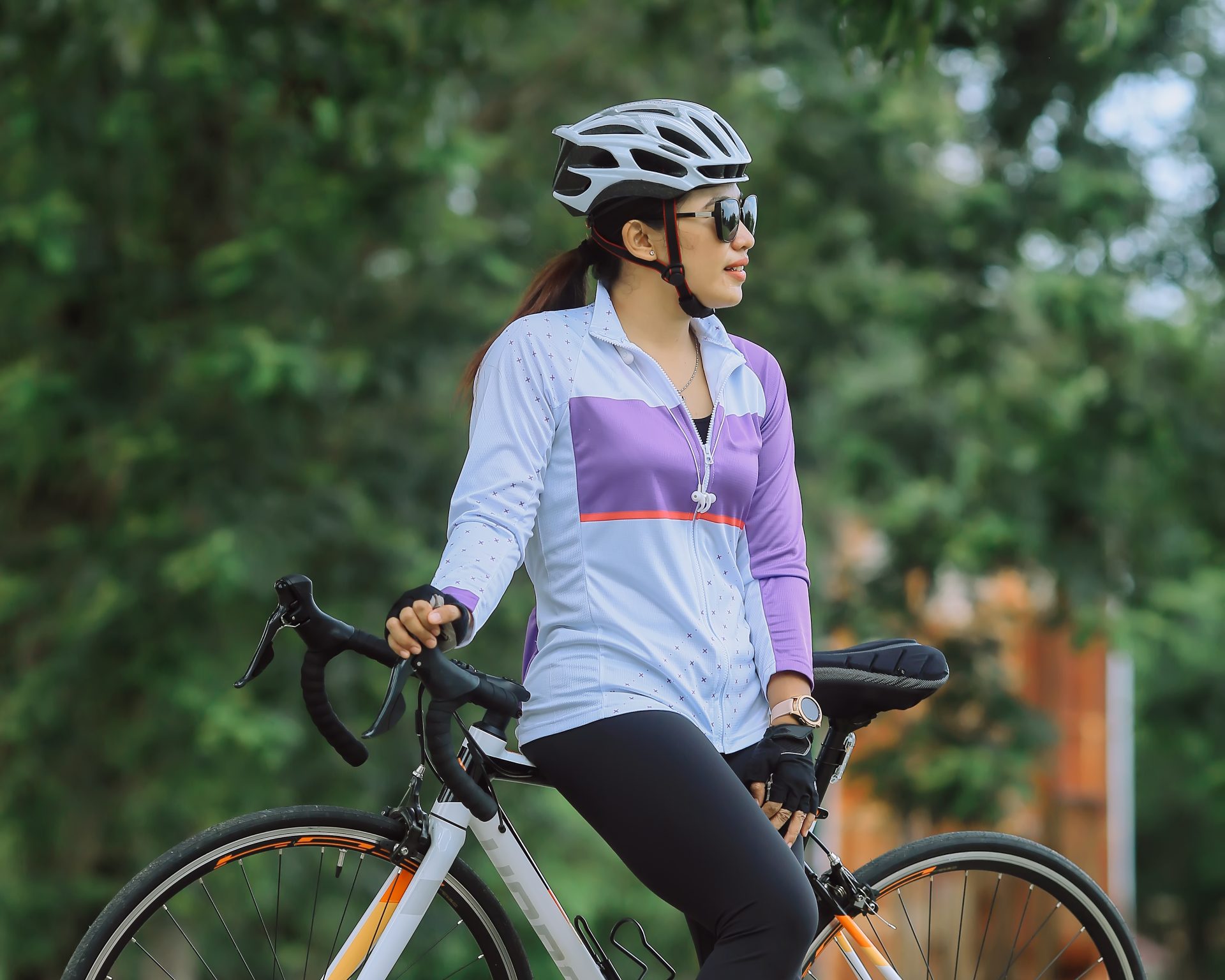 cycling woman 2022 10 06 19 52 22 utc