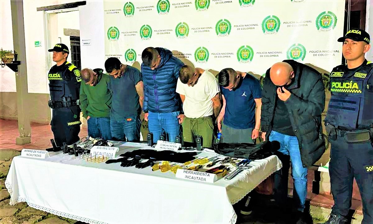 Chia Policia Nacional detiene a banda que planeaba hacer robos en conjuntos residenciales
