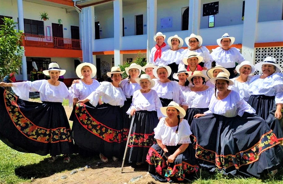 Danzas del adulto mayor de Zipaquira reconocidas en el Departamental de Pacho
