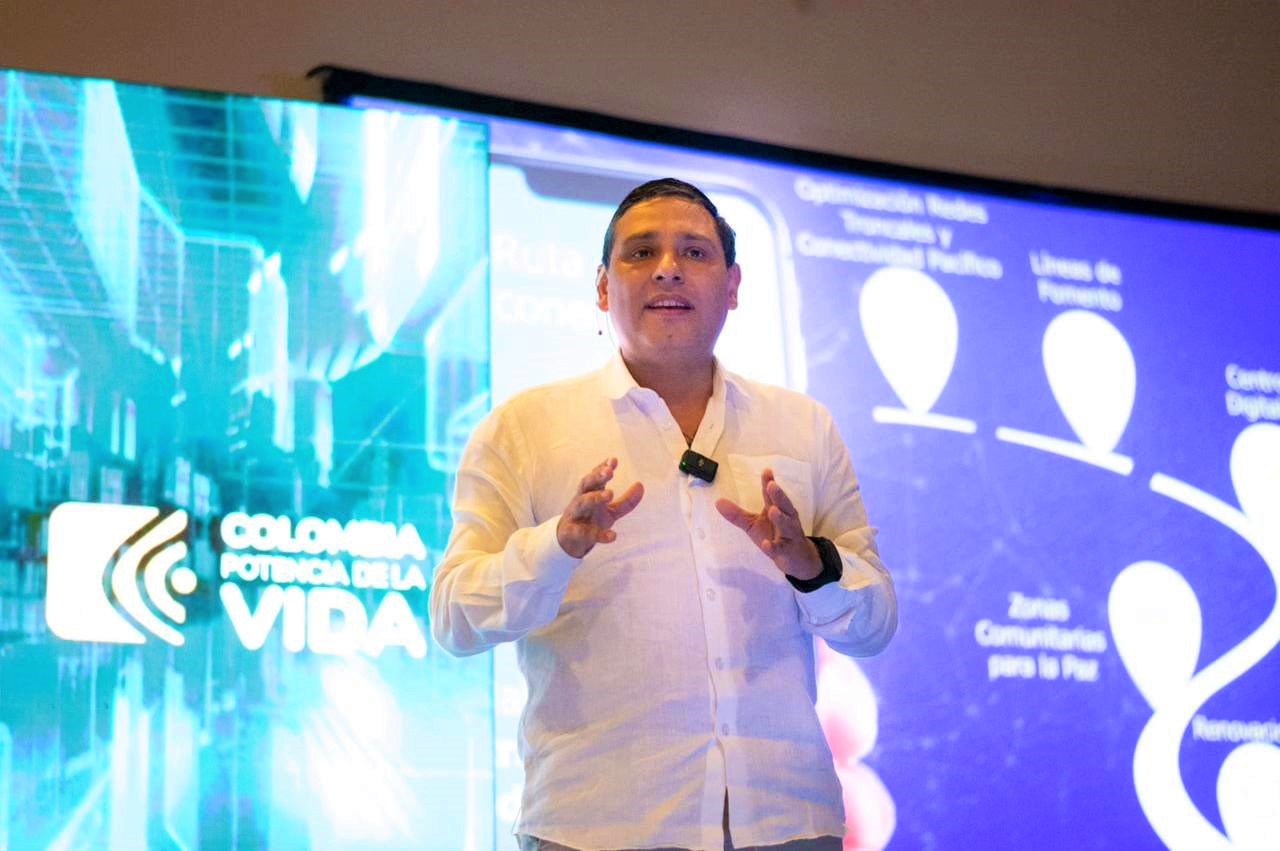 Ministro Tic responde a senalamientos de su relacion con Nicolas Petro