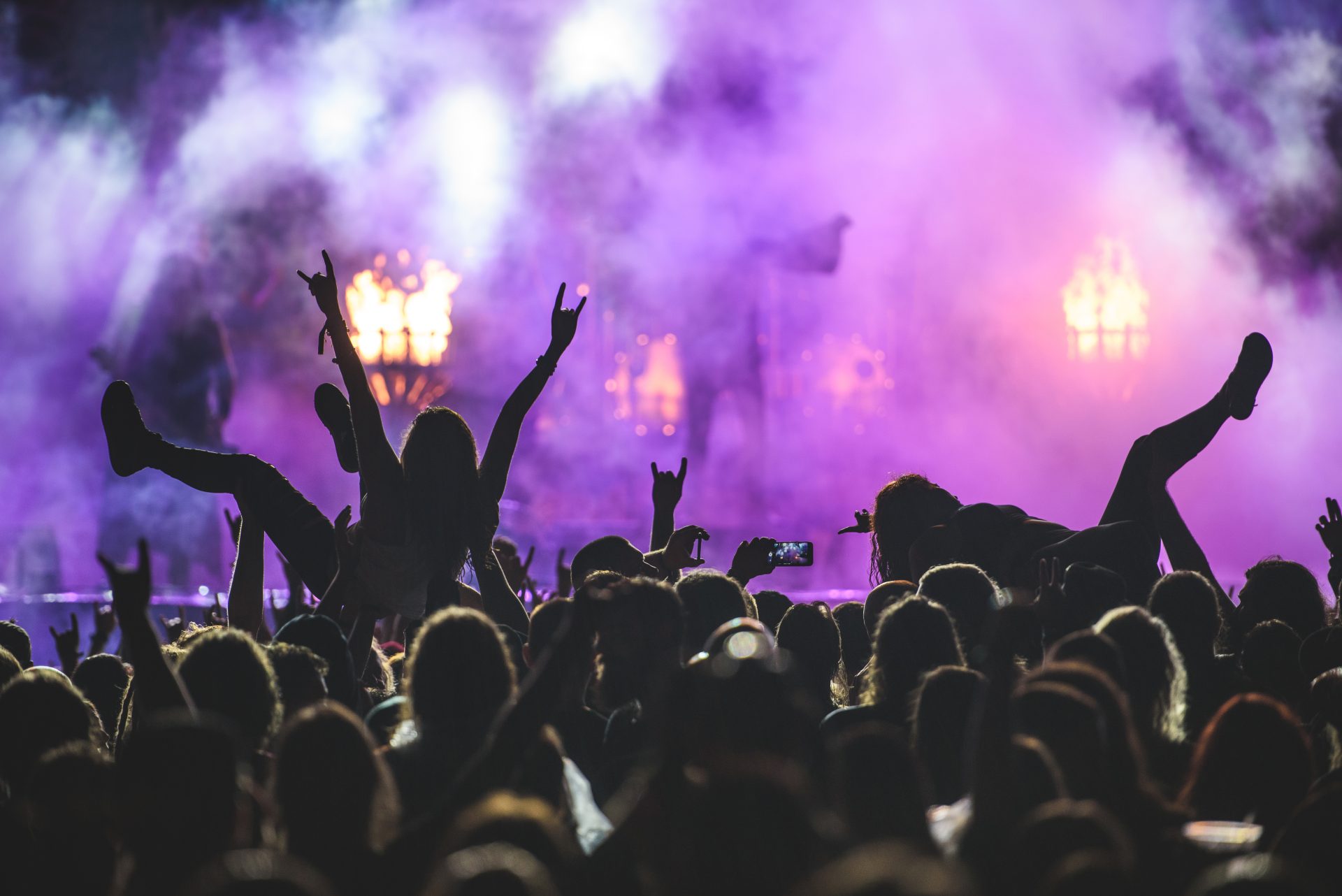 silhouette of a crowd on a rock concert 2022 04 18 23 19 03 utc