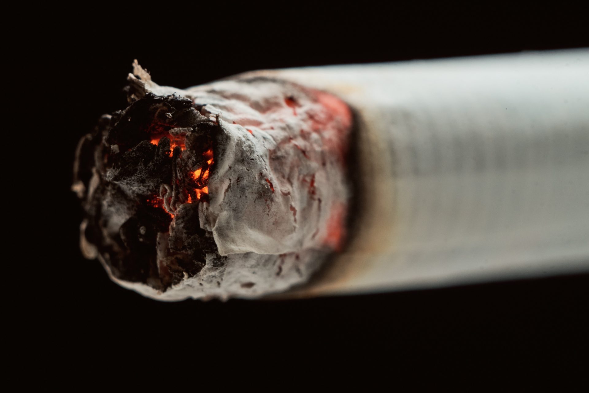 OMS advierte sobre el asedio del tabaco y la nicotina a los jovenes