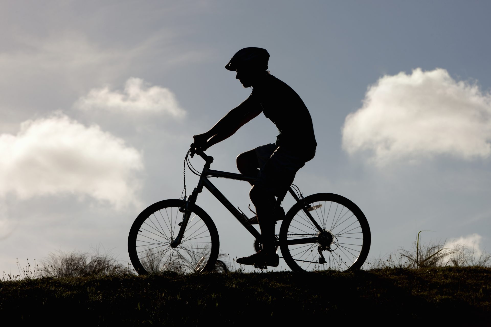 cyclist riding on bicycle 2022 03 08 00 12 22 utc