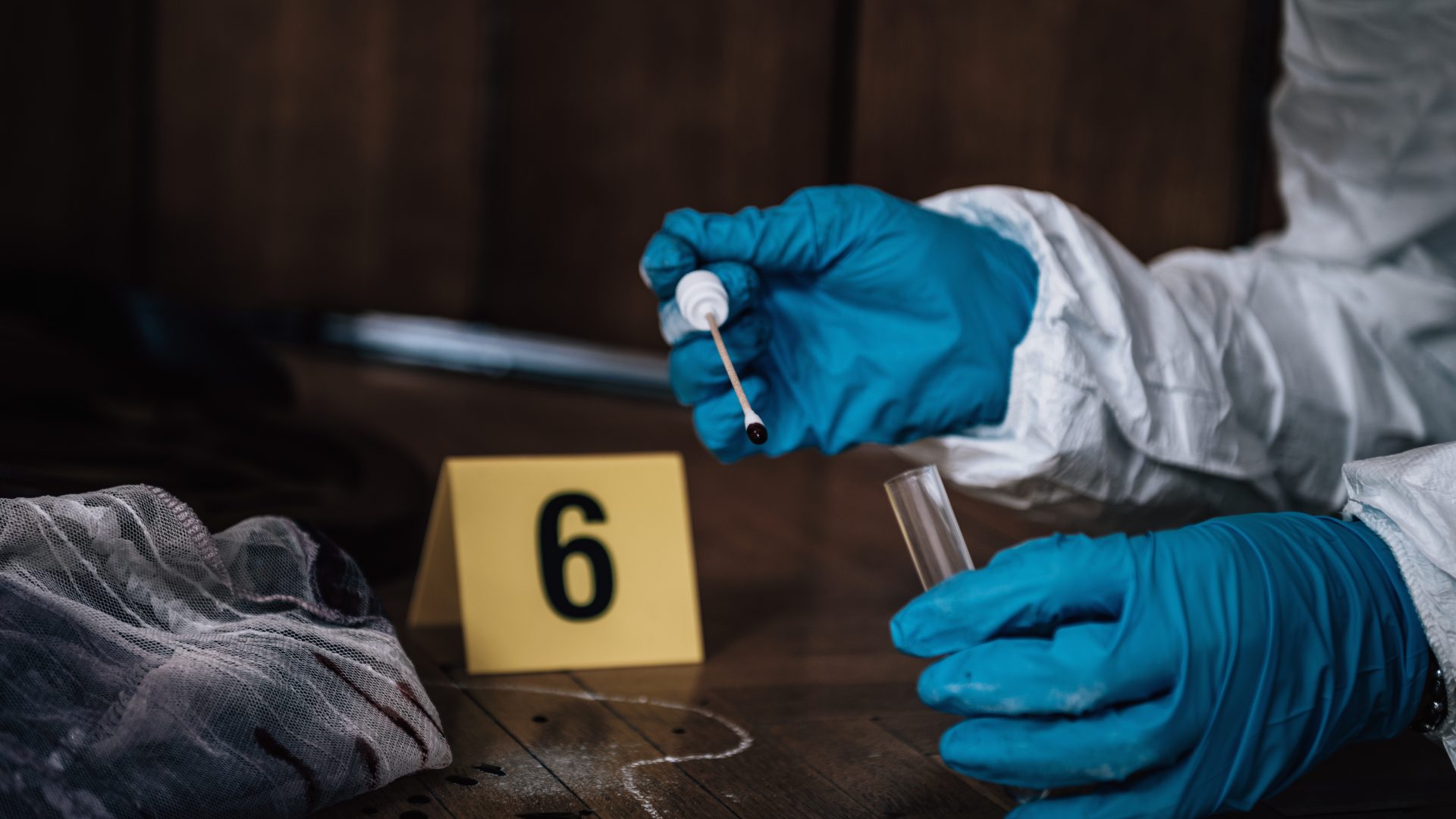 forensics collecting clues from the crime scene 2021 08 26 16 53 27 utc