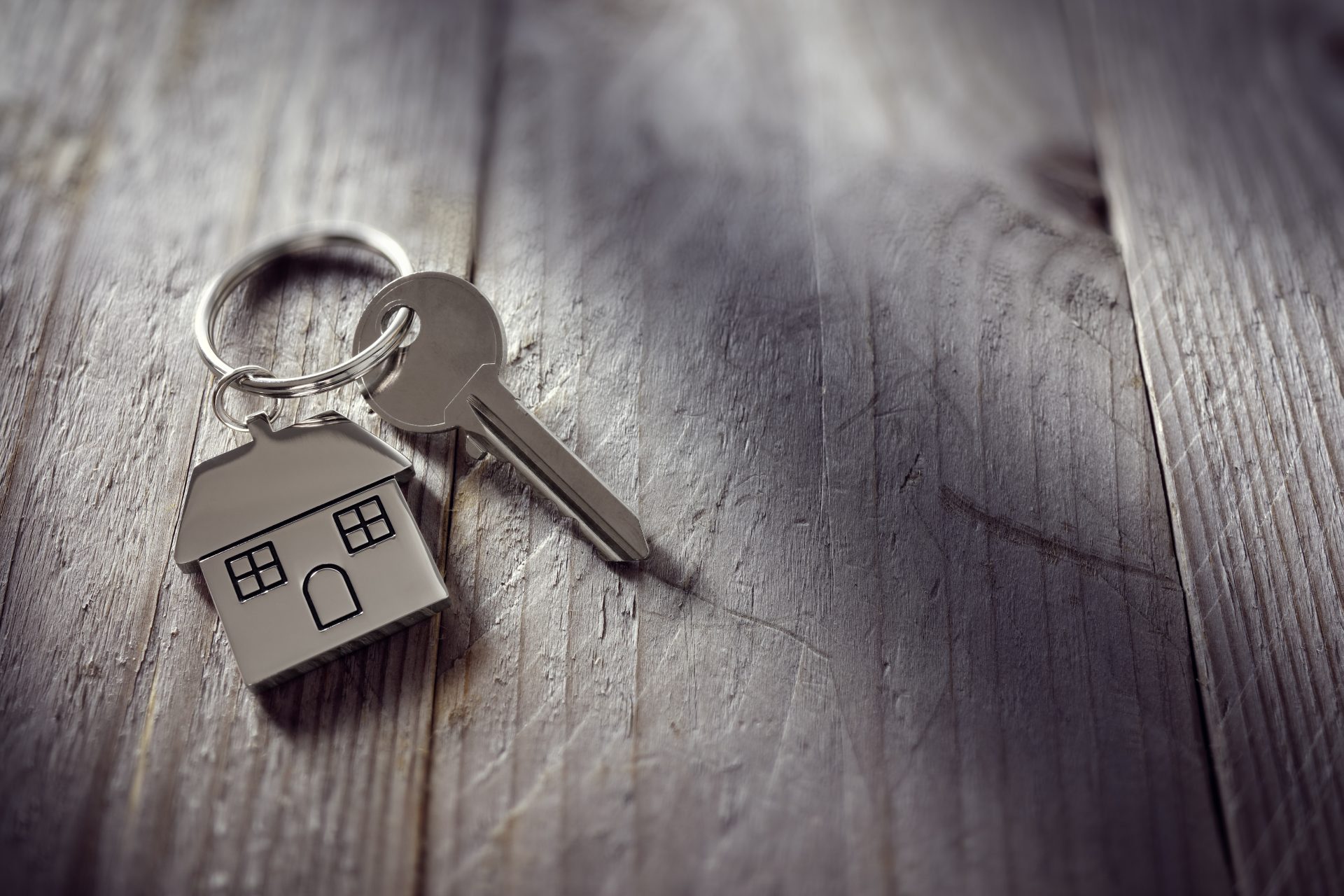 house key on keychain 2021 08 26 22 30 00 utc