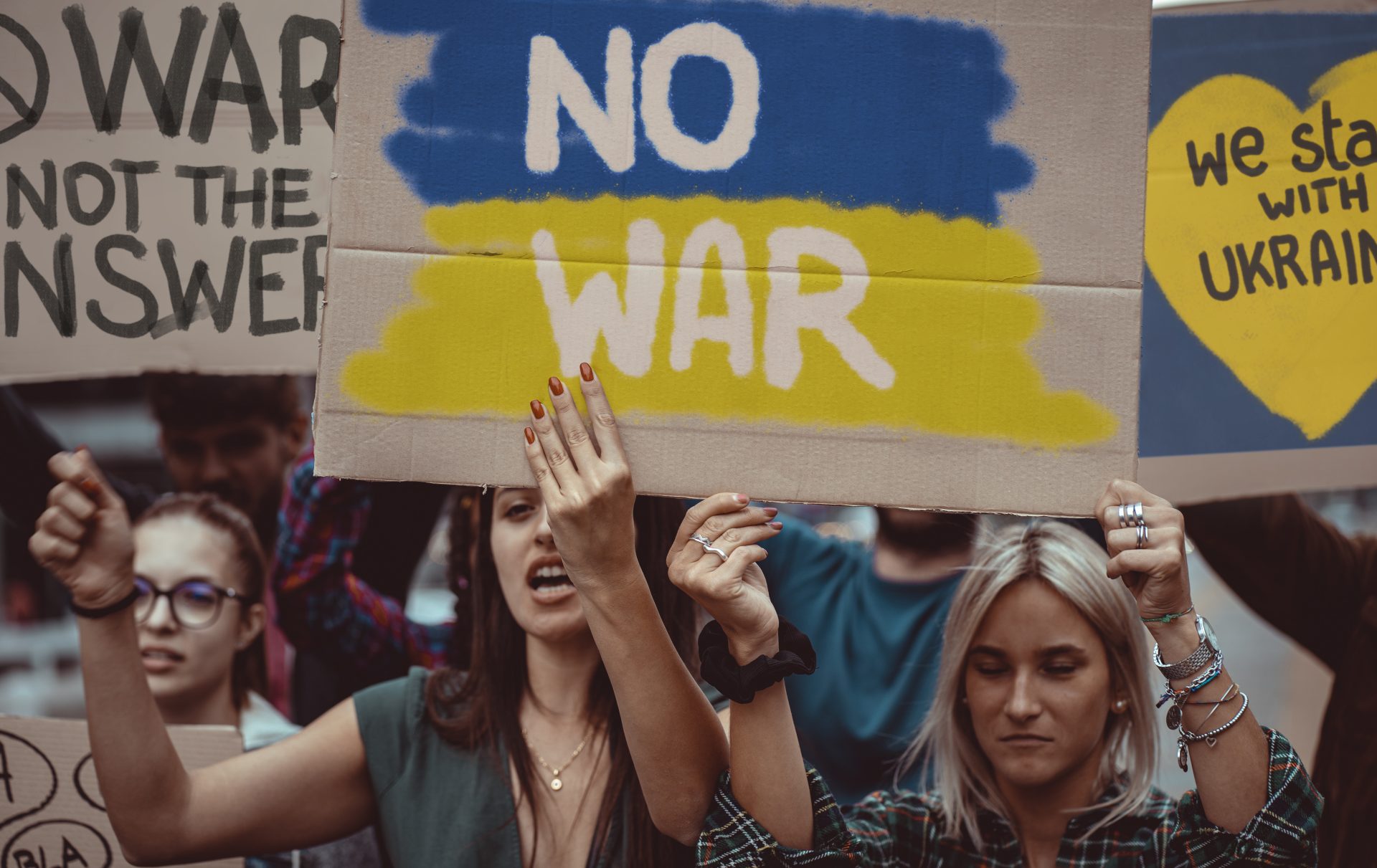 pacifists young people protesting against the war 2022 04 01 23 19 21 utc