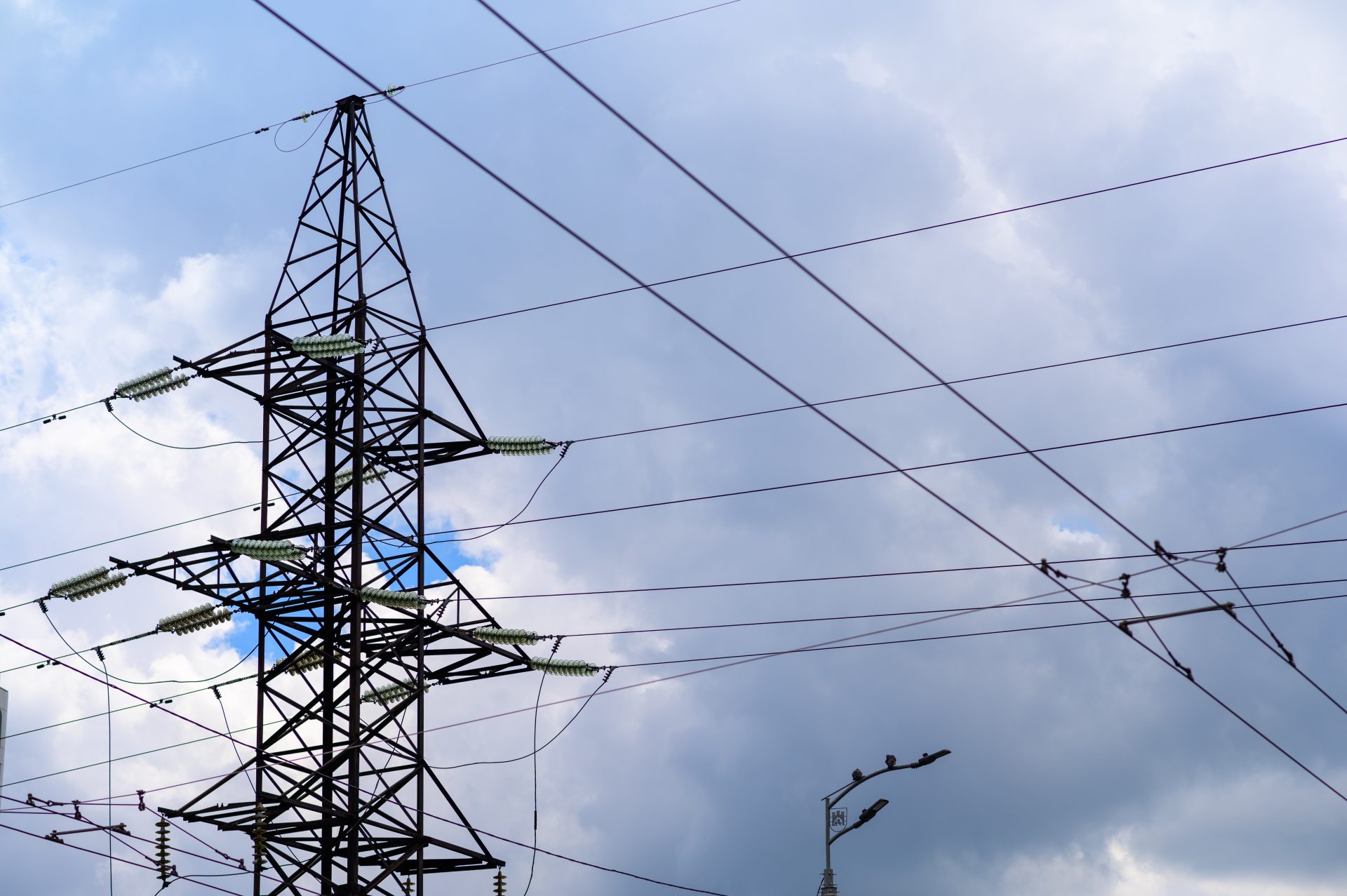 crossing of wires of high voltage lines 2022 07 21 09 51 51 utc