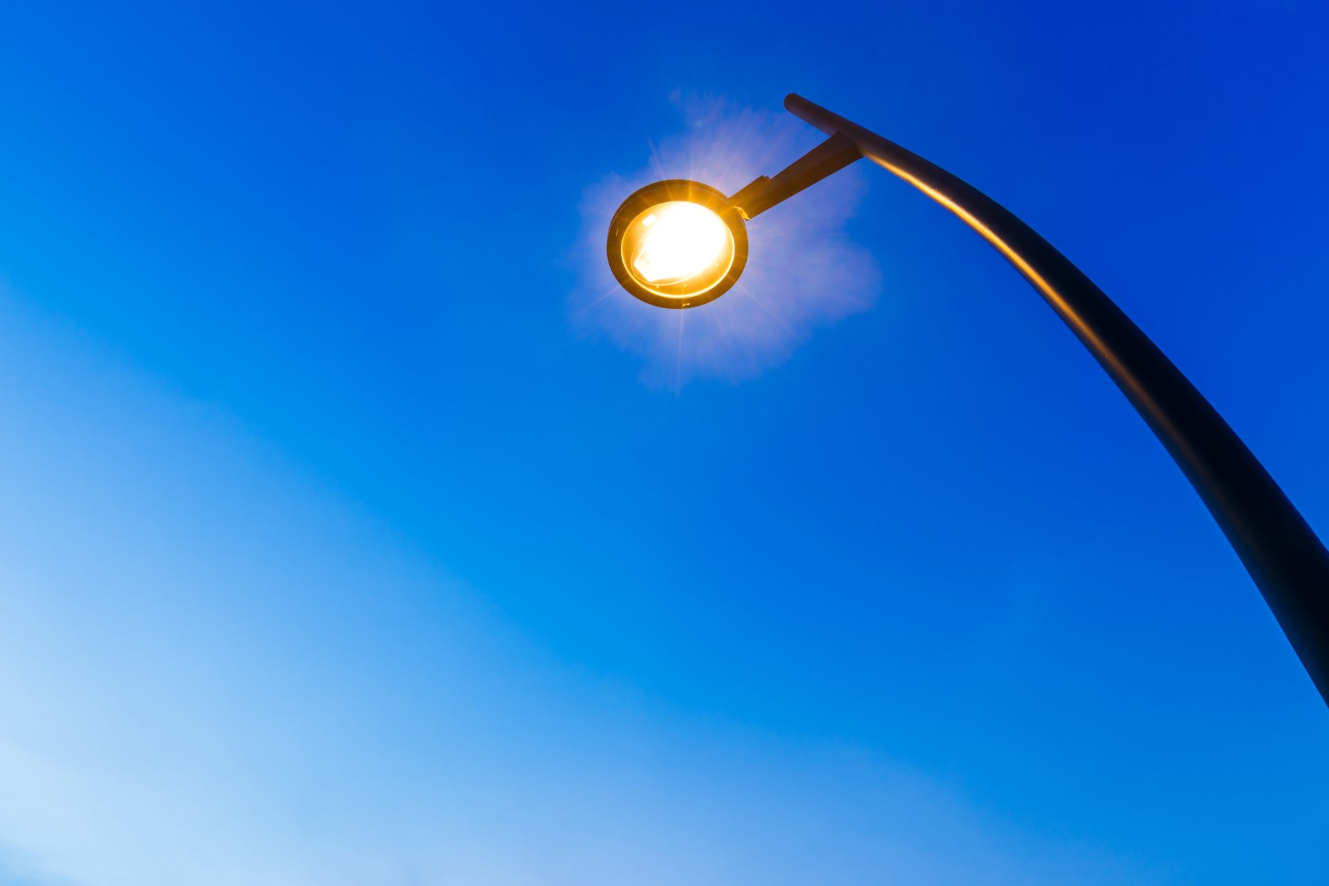 illuminated lighting pole 2022 12 15 21 54 20 utc