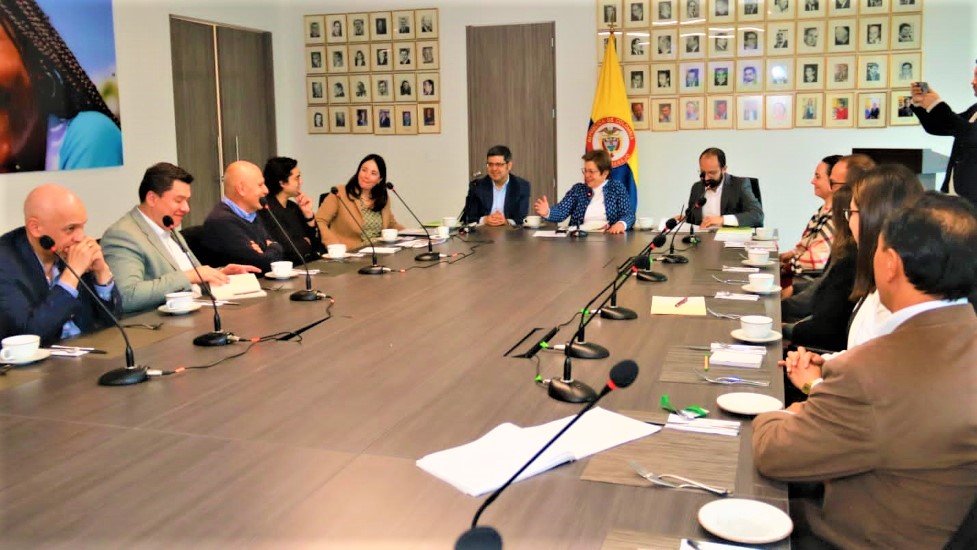 Gobierno se prepara para concertar el salario minimo para el 2024 en Colombia