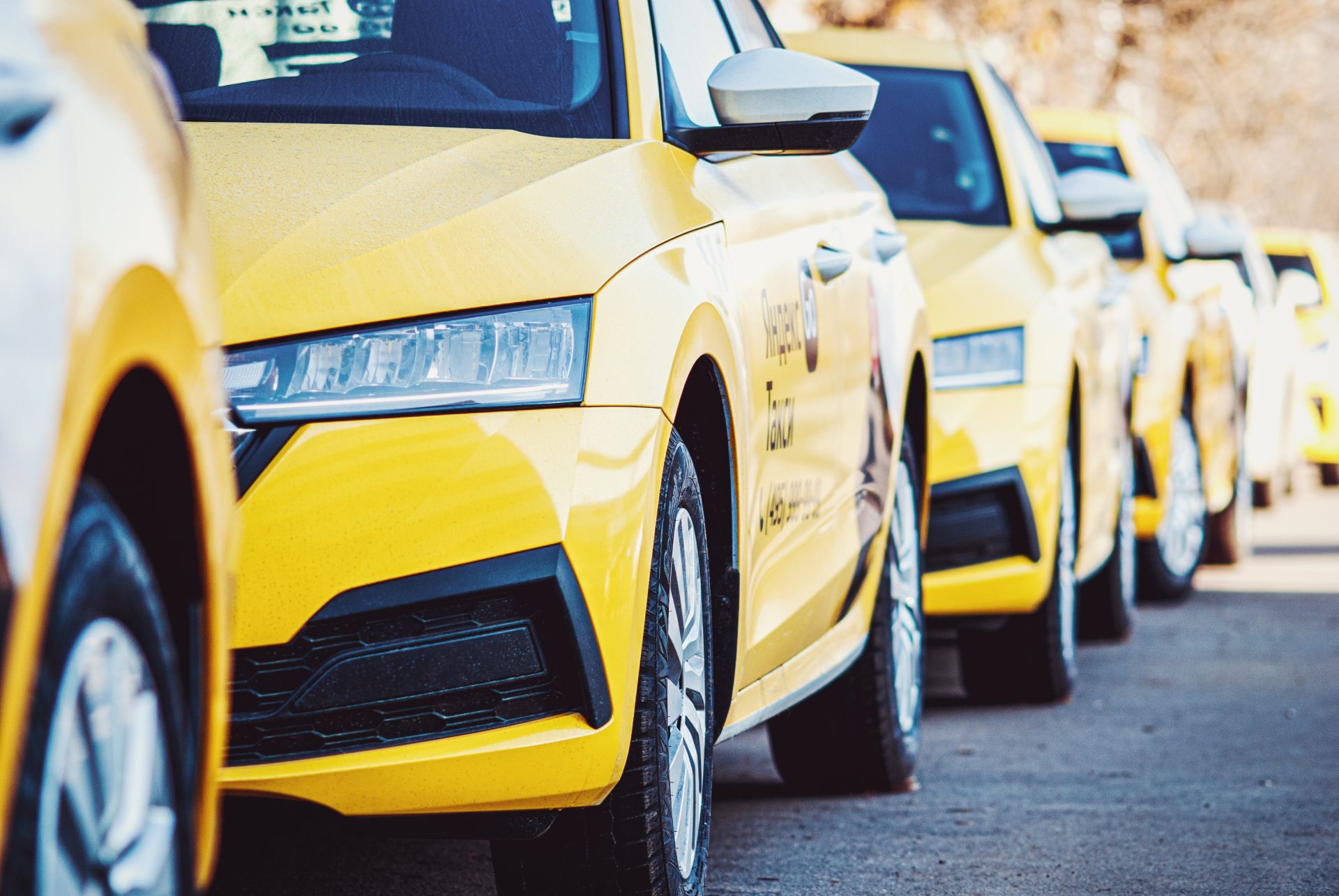 yandex taxi yellow cars parked in a row moscow 3 2023 04 04 21 24 04 utc