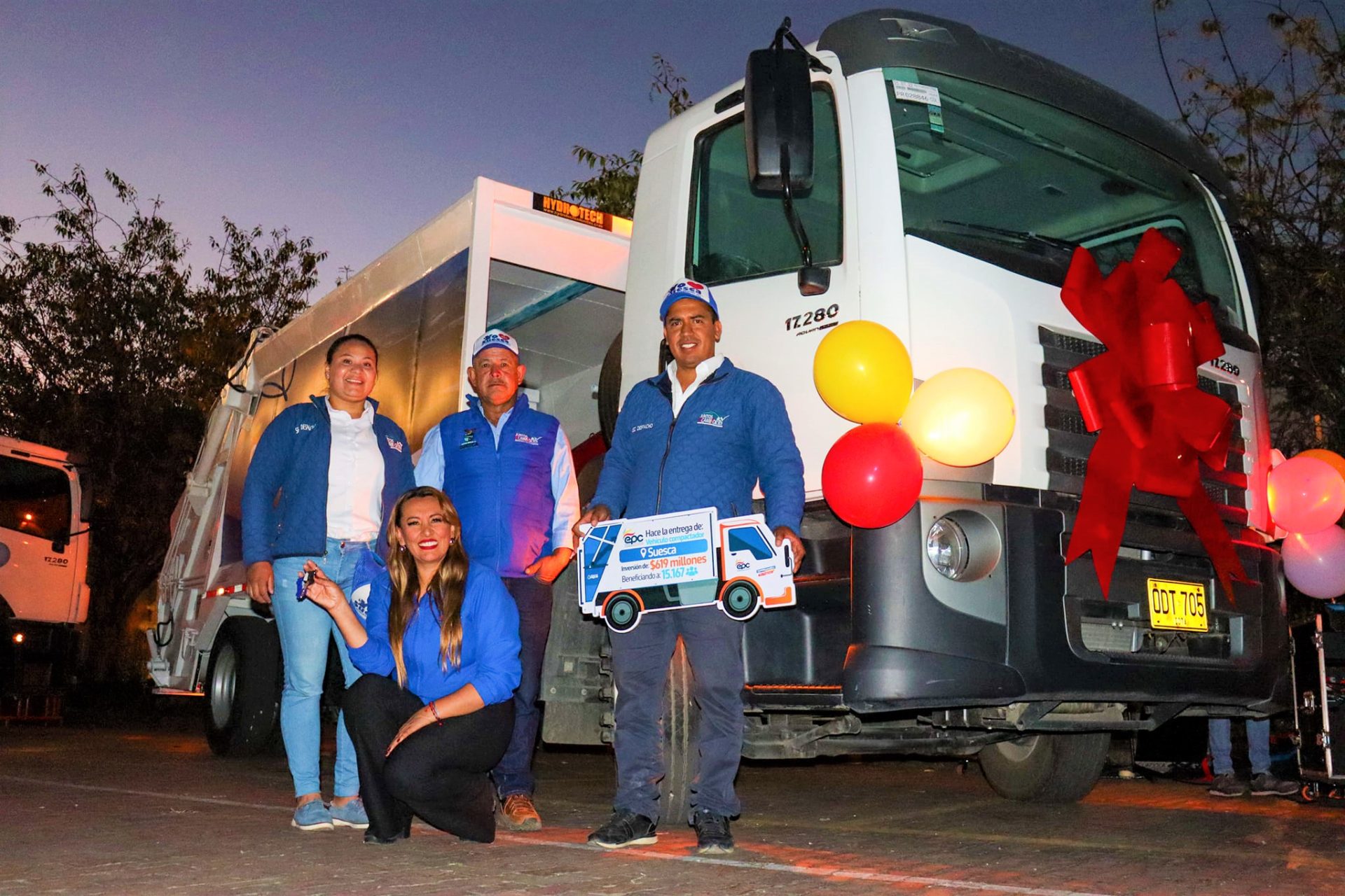 Alcaldesa de Suesca gestiono y recibio carro compactador para reforzar labores ambientales
