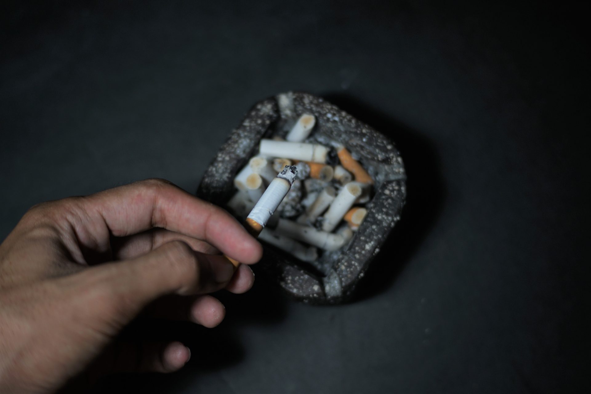 Descenso mundial del consumo de tabaco pero persisten retos con 1250 millones de fumadores