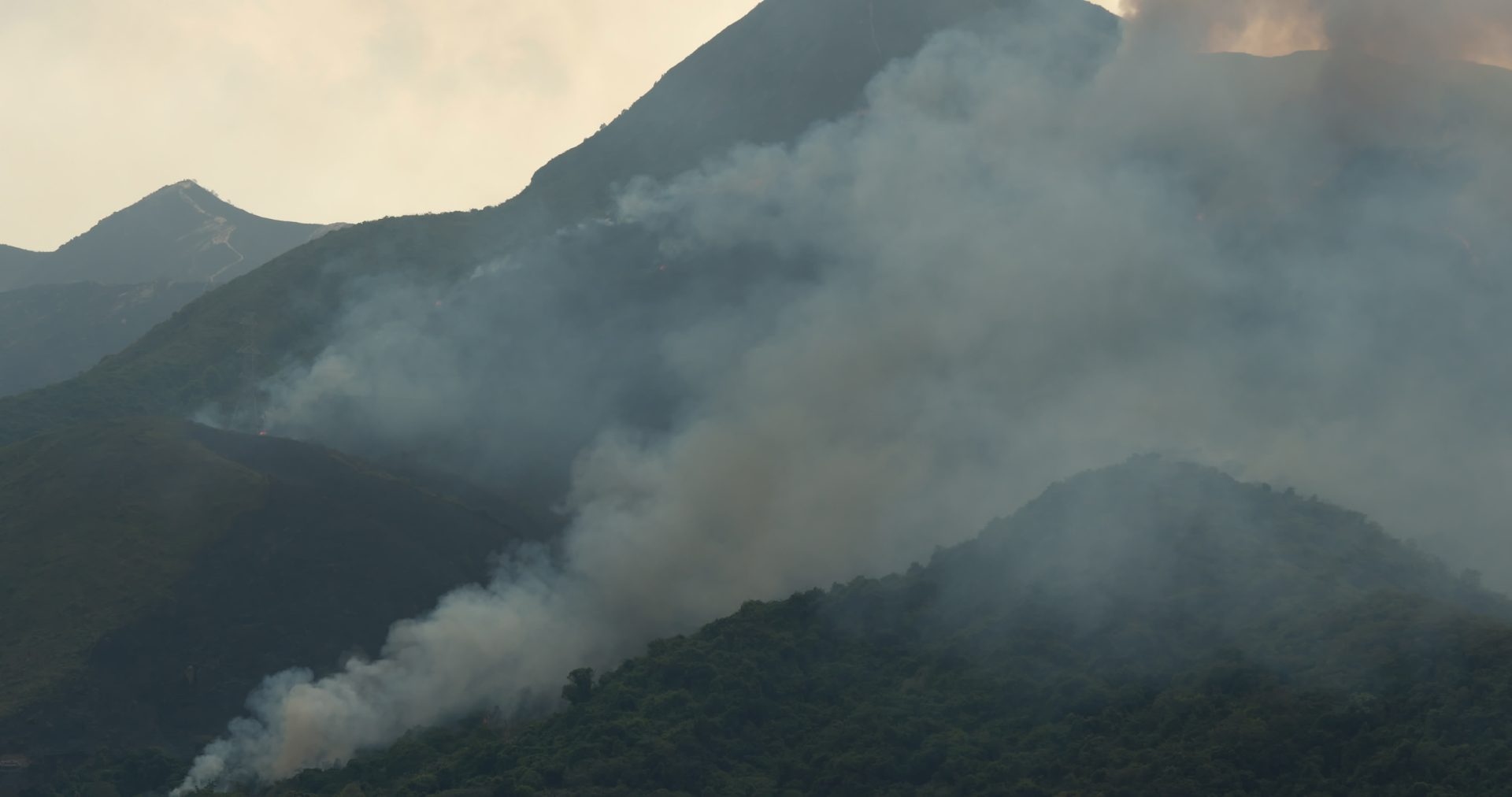 fire accident on mountain with helicopter rescue 2023 11 27 04 54 34 utc
