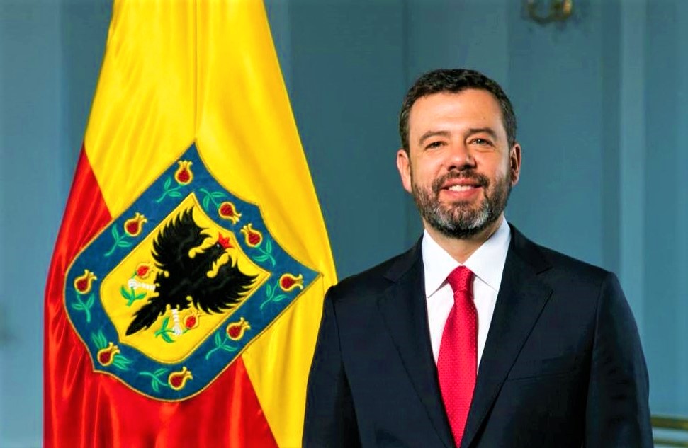 Alcalde de Bogota Carlos Fernando Galan hospitalizado por apendicitis aguda