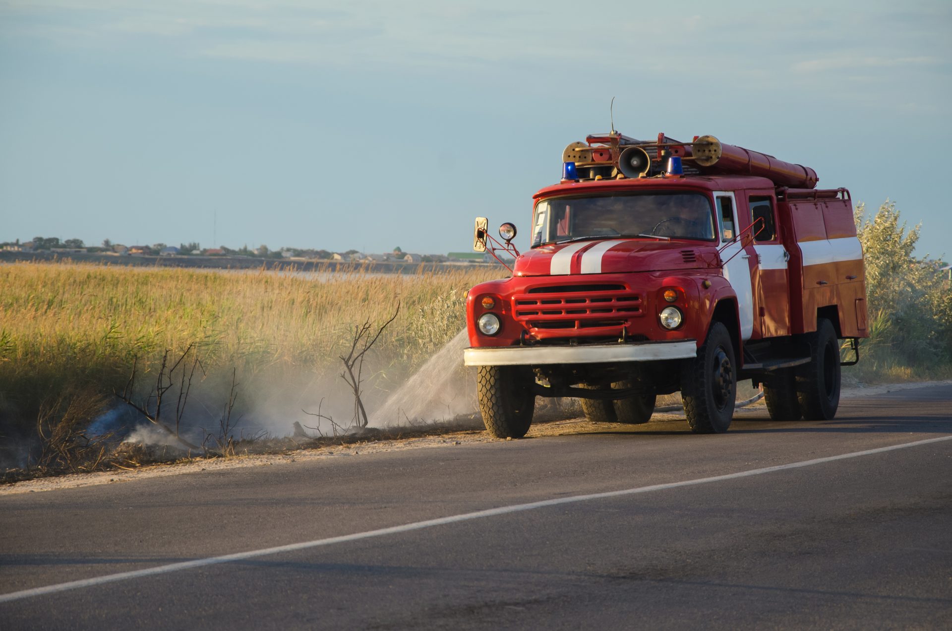 Autorizan regionalizacion y entrega prioritaria de vehiculos para los bomberos