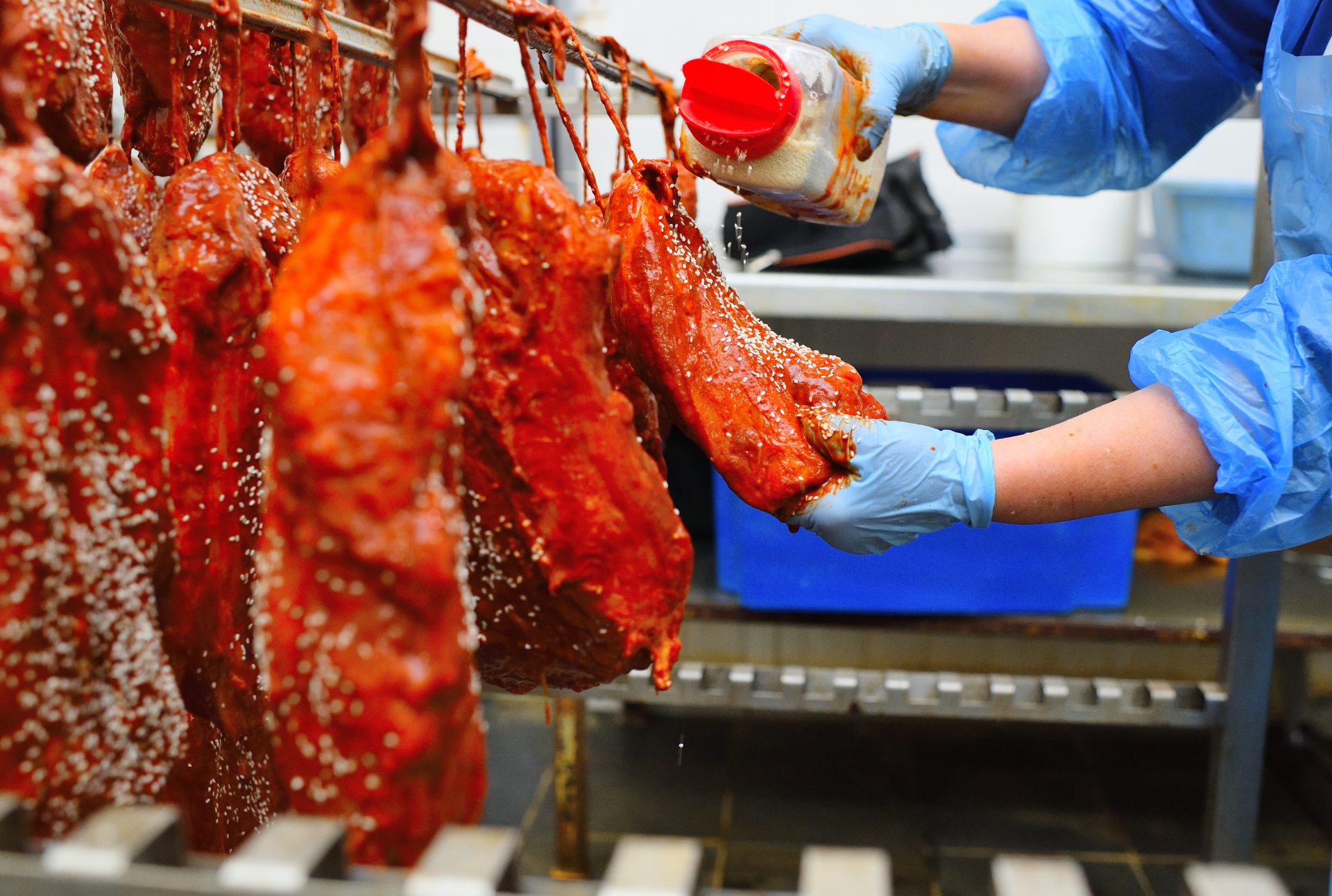 an employee of a butcher s shop or meat packing pl 2023 11 27 05 33 55 utc