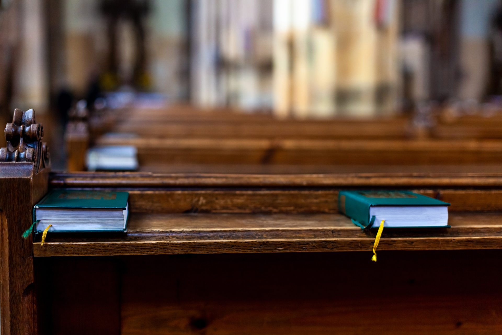 bible on a pew in a church 2023 11 27 05 05 38 utc