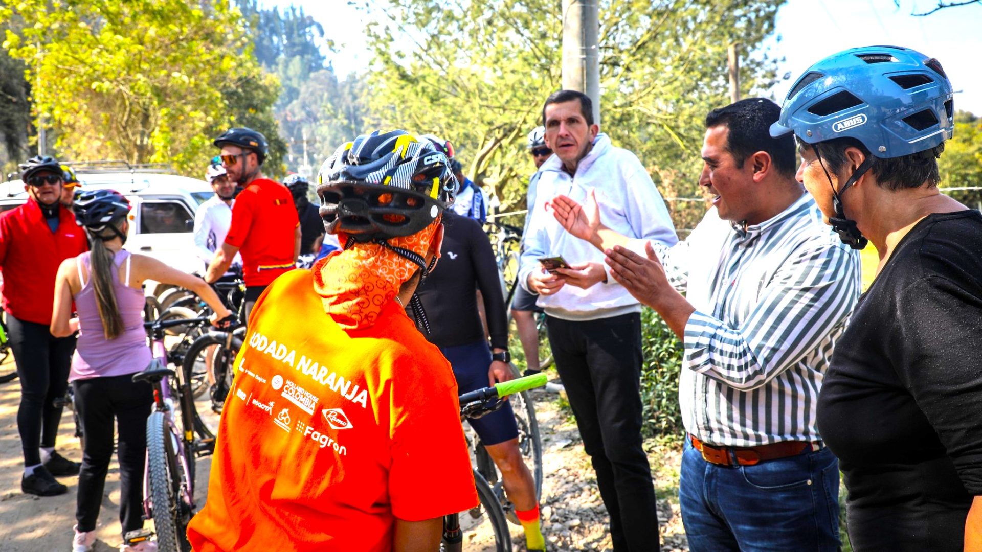 Alcaldes de Tabio y Chia se unen para impulsar el corredor vial turistico y deportivo Lourdes1
