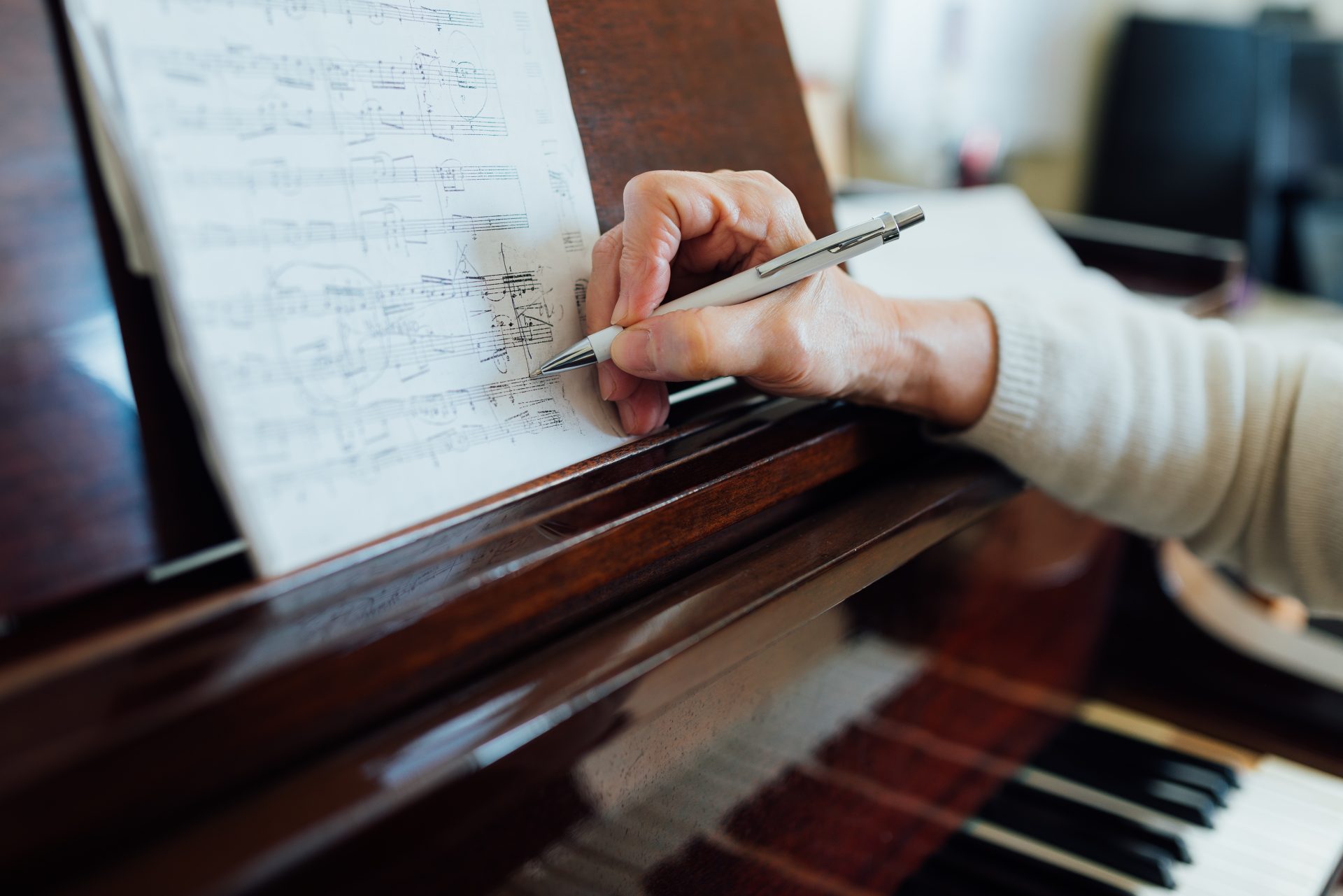 writing notes in between the lines on sheet music 2023 11 27 04 48 30 utc