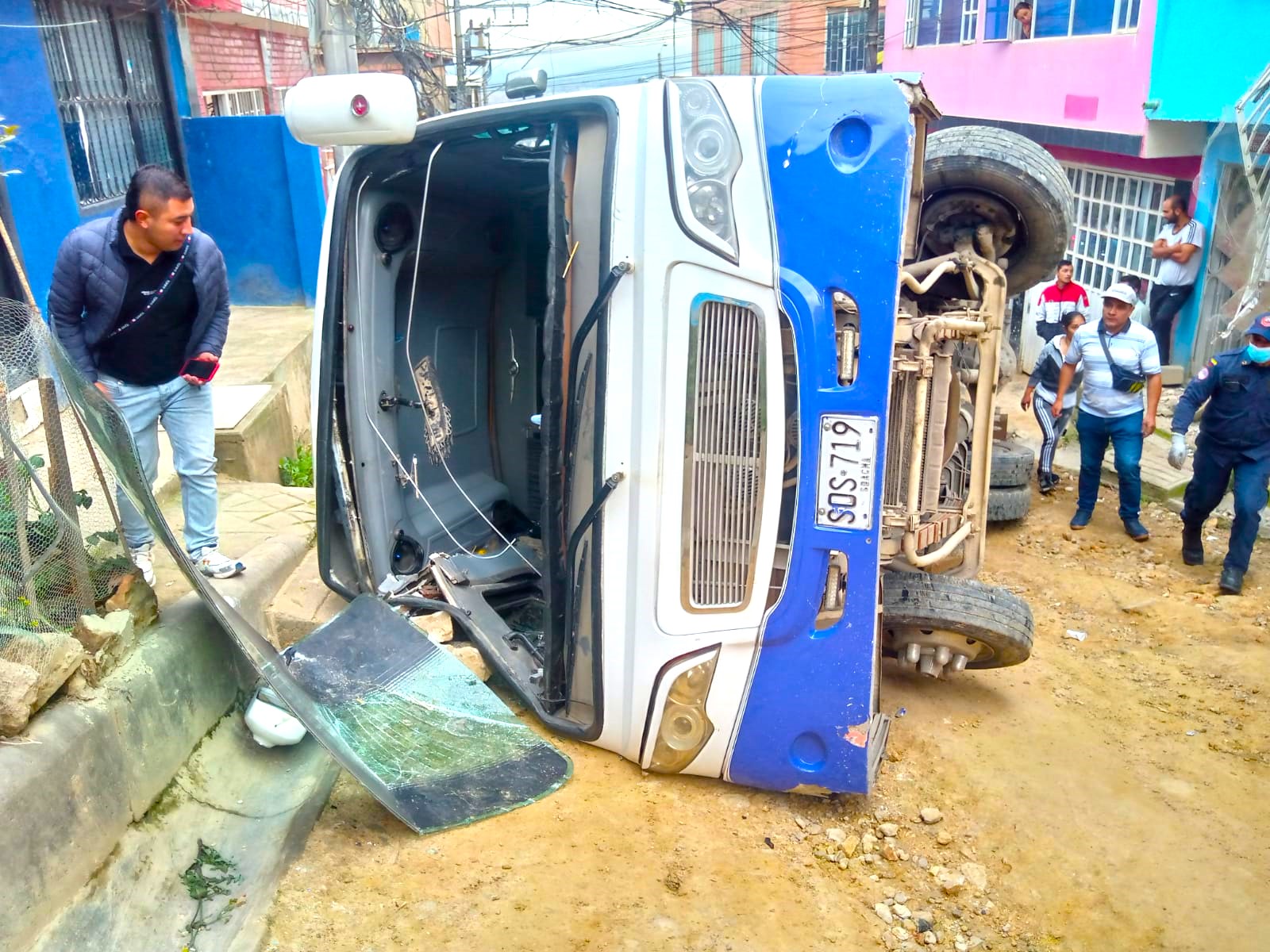 Accidente De Tránsito En Soacha Deja Varios Heridos Y Daños Materiales A Una Vivienda 9635