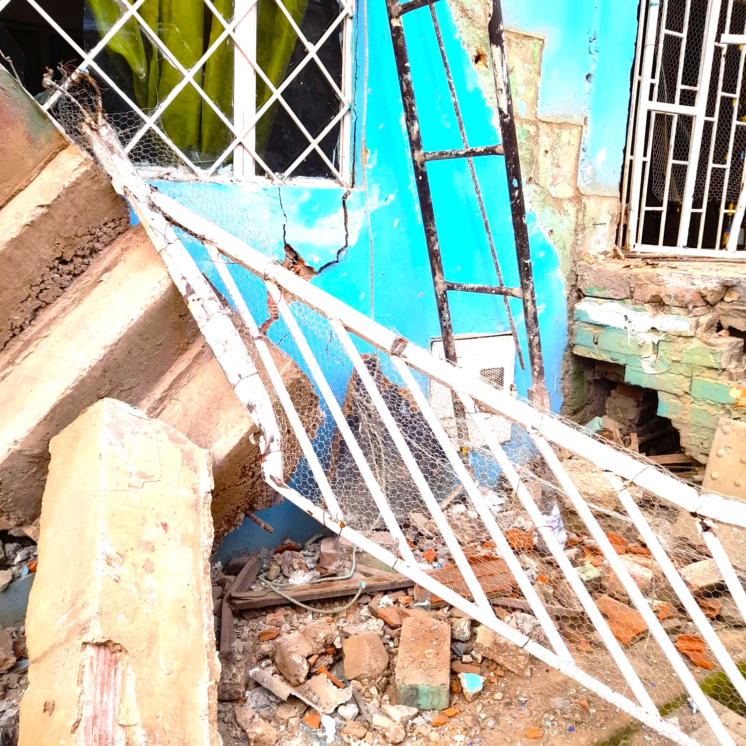 Accidente de transito en Soacha deja varios heridos y danos materiales a una vivienda2